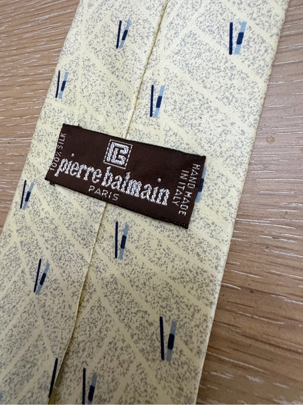 Pierre Balmain Pale Yellow Tie with Navy Accents - Picture 4 of 5